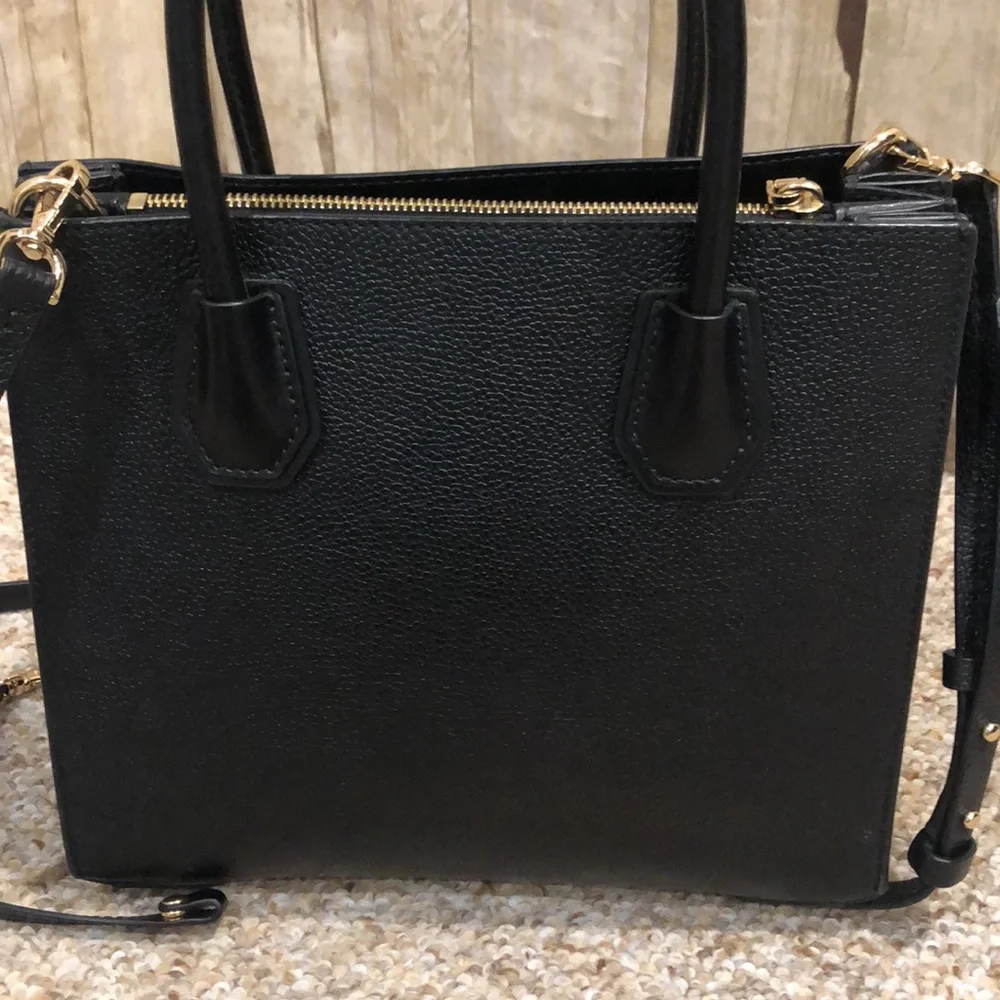 Michael Kors Black Satchel Crossbody Handbag w/adjustable strap & key holder - Picture 5 of 14